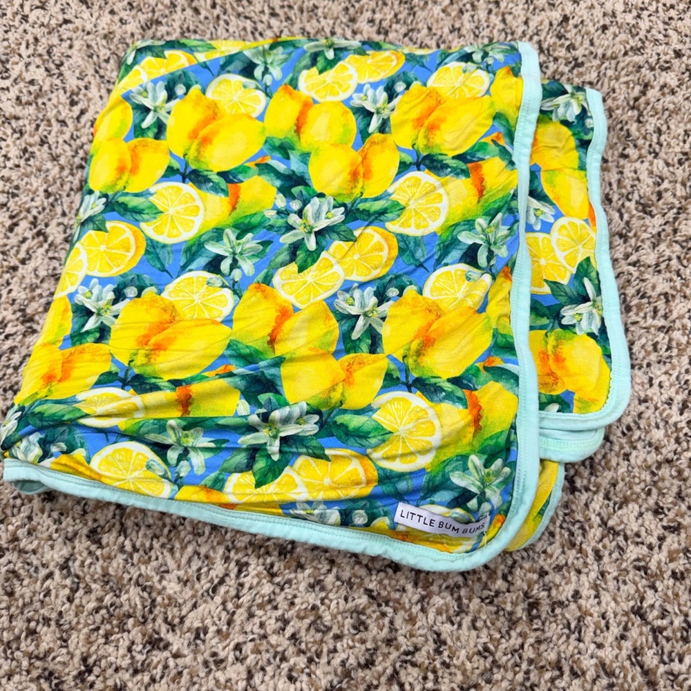 Vibrant Lemon Print Bamboo Blanket